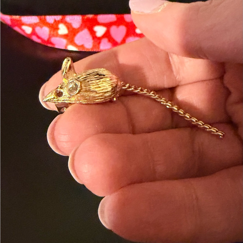Vintage Gold-Tone Mouse Brooch with Ruby Rhinestone Eyes and Articulated Tail - Picture 2 of 7